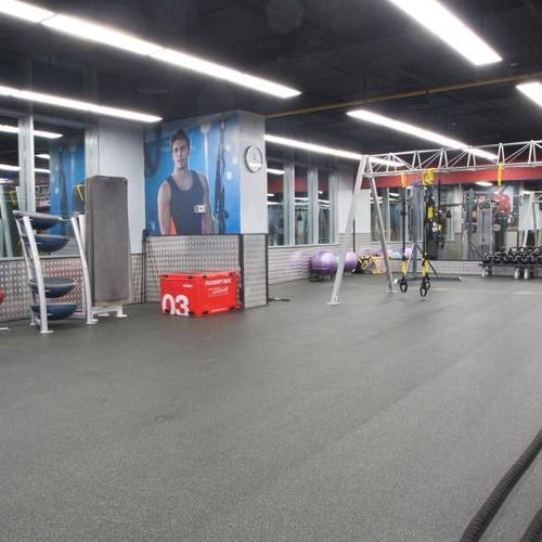 Fitness First Al-Fardan center group workout space